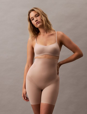 Calvin Klein Stay-Put 彈力塑身短褲