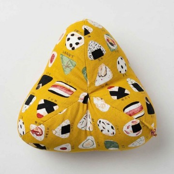 三角飯糰紓壓枕｜24x23x16cm｜1件｜美味和食｜枕頭 鹽味白