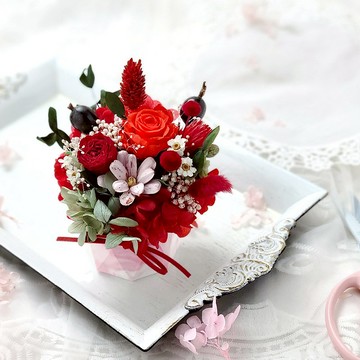 【現貨】不凋永生玫瑰擴香小盆花-經典紅綠色系 聖誕禮物