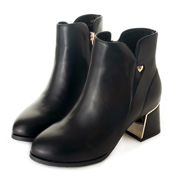 甜美輕奢金屬夾心跟小愛心粗跟短靴 黑 GB588BK