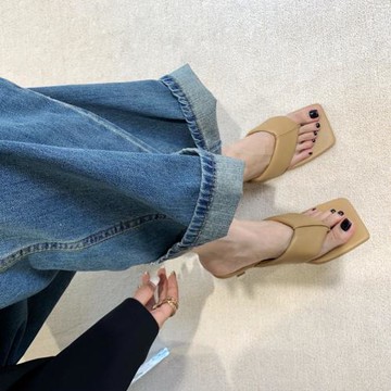 2023年新款時尚簡約百搭方頭夾腳趾細跟人字寬邊涼拖鞋女外穿顯瘦