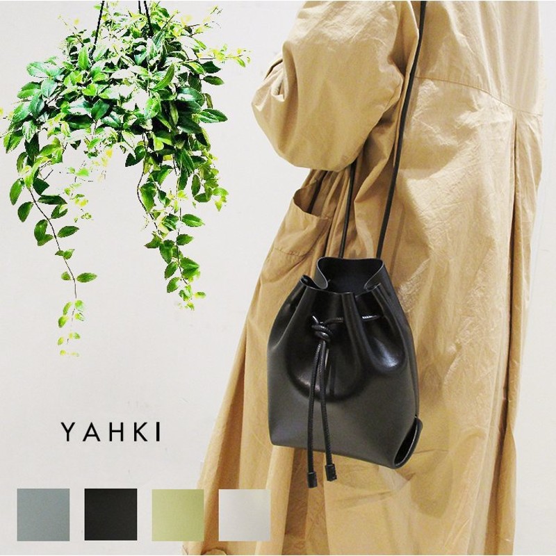 ［美品］定価25,704円  YAHKI 本革レザーリュックレディース