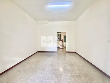 家樂福低總價樓店｜台中市太平區太平二十二街