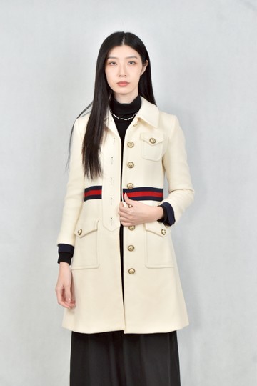 (S) gucci杏色排釦大衣外套