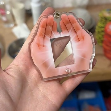 台灣出貨 小紅書同款 一寸寸照捧在手心相框掛件 高顏值情侶亞克力書包鑰匙扣 鑰匙圈 鑰匙扣 書包掛件 花間