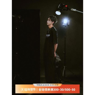 【秦霄賢同款】QUARTER IN NIGHT25夏新寬松字母logo短袖T恤情侶