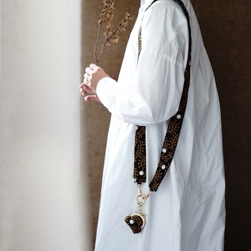 新刺繡美學藤手機背帶+迷你小口金包/共兩款