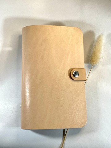 極簡原革-真皮A6-萬用手冊、手帳/扣帶二擇一/2mm原皮呈現