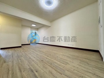 輕軌機廠站旁~樂群國小翻新四房｜高雄市前鎮區凱旋三路