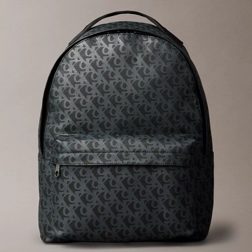 Calvin Klein 滿版LOGO印花後背包 拉鍊後背包 輕量聚氨酯製作 後背包 C67739 黑色CK(現貨)▶指定Outlet商品5折起☆現貨【送禮首選★APP下單點數4倍送】