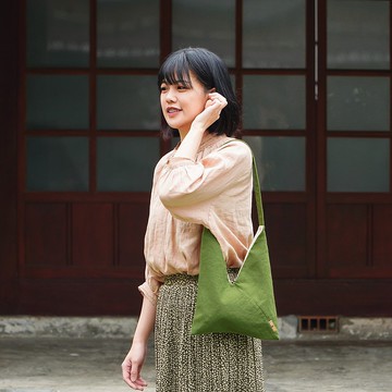 限量新年好禮 三角側背包 抹茶