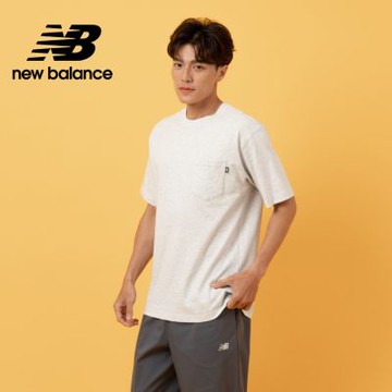 【New Balance】口袋短袖上衣_男性_淺灰色_MT51501AHH