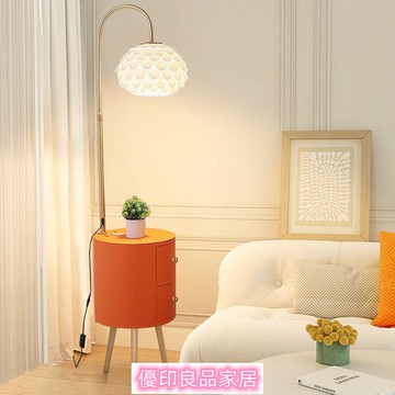 開立發票 免運 落地燈 沙發燈 裝飾燈 客廳燈臥室落地燈客廳沙發邊幾光奶油風氛圍感復古置物架床頭柜一體臺燈yylp9001