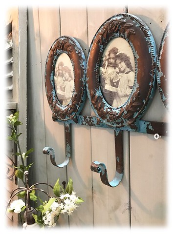 法式鄉村 重度做舊鐵質 藍色立體玫瑰相框掛鉤 1入