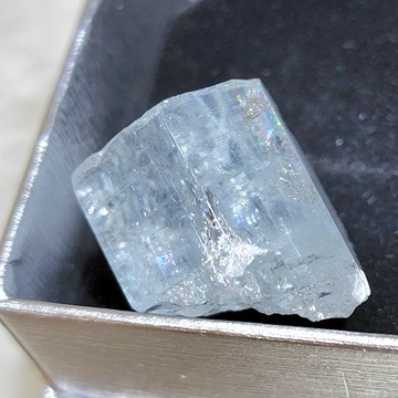 寶石級巴基斯坦海水藍寶原礦晶體230217-40號 ~好人緣、對應喉輪、增加溝通能力、也是旅行及以海維生職業的護身符~