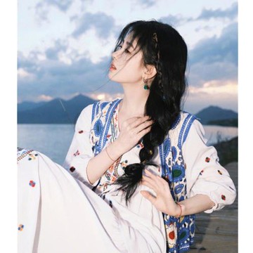 鞠婧祎同款民族風馬甲洱海服飾連衣裙西北草原旅游穿搭度假長裙子