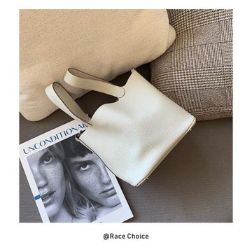 RACE CHOICE 女士真皮手提包2025新款時尚奶昔白色菜籃子水桶包潮