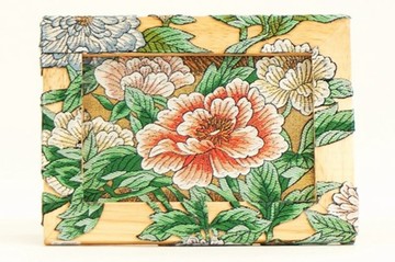 裱框 001「盛開牡丹」織帶藝術 (中) - 室內裝飾/裱框/立架/壁掛/擺飾/kimono/和服/織帶/和風/手工製作