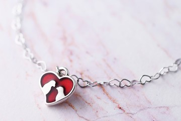 琺瑯彩繪系列  愛情呢喃愛心造型手鍊 土耳其藍/紅 HBRJA0801B