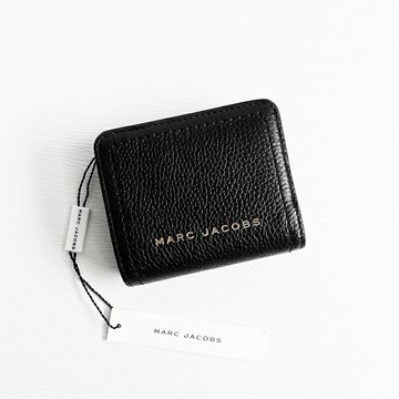 美國百分百【全新真品】MARC JACOBS 皮夾 短夾 皮革 專櫃精品 MJ 錢包 LOGO 黑色 CL37