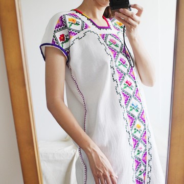 Vintage 墨西哥手工十字繡花卉圖騰 Huipil 長上衣