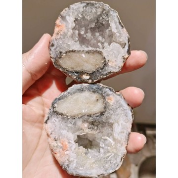 摩洛哥雷公蛋晶洞 ~聚寶盆