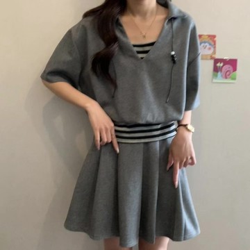 0203L_大碼女裝假兩件T恤+松緊腰氣質顯瘦休閑A字百褶裙套裝女夏季胖MM