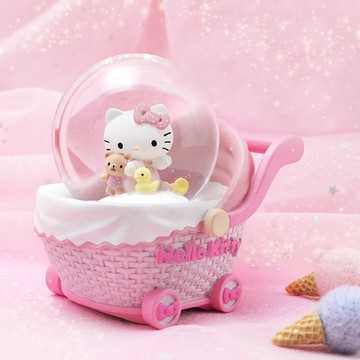 【讚爾JARLL】 Hello Kitty Baby Carriage 水晶球音樂盒 彌月禮盒