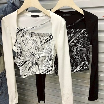 品牌折扣女裝專柜撤柜尾貨清倉早秋新款印花設計感修身短款打底衫