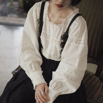白色 法式宮廷風鏤空蕾絲長袖襯衫 百搭燈籠袖薄款防曬上衣