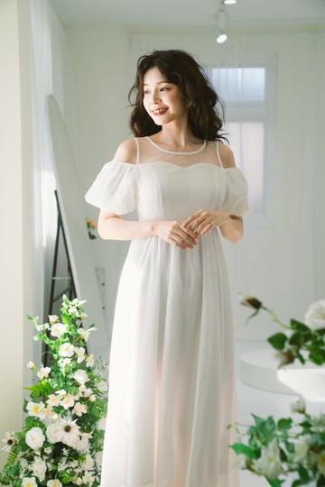泡泡袖卡肩洋裝       輕婚紗首選