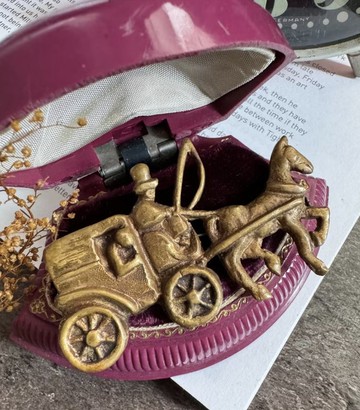 古董法國購入之古銅色馬車別針胸針 B1899