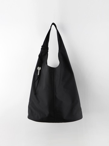 Hobo Nylon Shoulder Bag [Black]
