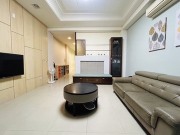 文山特區旁 稀有大地坪 屋況佳 雙車墅｜高雄市鳳山區鳳松路