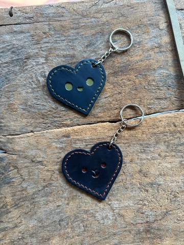 【客製化禮物】【森林的秘密】戀愛吧、愛心雙色餅乾真皮手作吊飾