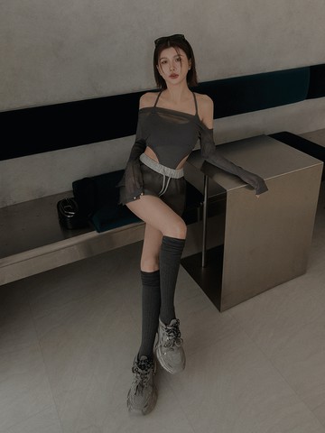 獨家生活美學；細肩BraTop連體衣+短版透膚上衣兩件套 兩色