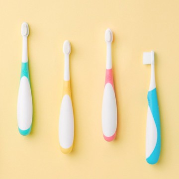 包色4入組  VIIDA JOY 兒童牙刷(S)