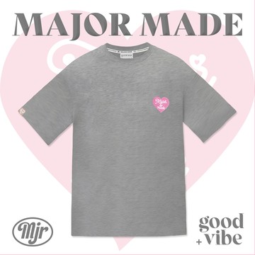 品牌愛心刺繡短T