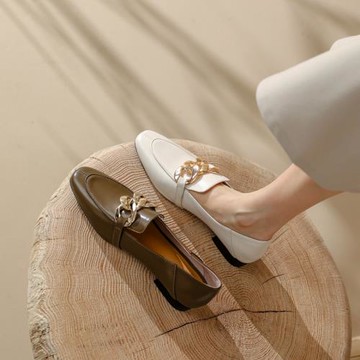 金屬鏈條咖色樂福鞋女軟皮軟底圓頭小皮鞋一腳蹬懶人鞋可踩跟單鞋