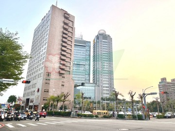 單元一臨路電梯四車豪墅｜台中市西屯區福裕路