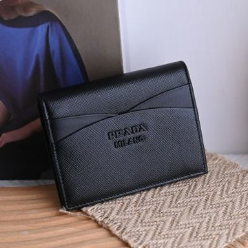 PRADA 經典金屬LOGO防刮對開零錢短夾(黑)