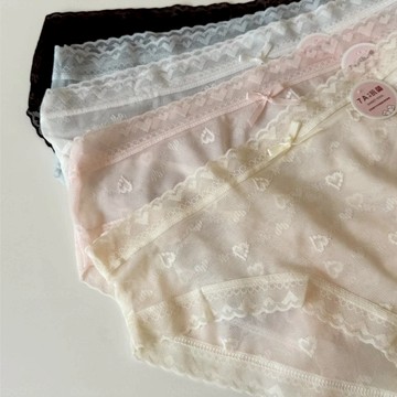 【現貨】無痕內褲 抗菌底 超薄 中腰內褲 愛心緹花 夏季 冰絲 內褲 D305