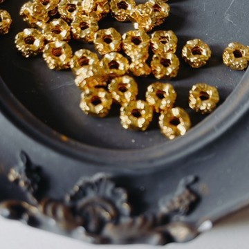 拾悦手作材料/7.7x4.6mm左右銅鍍金玫瑰花隔片/隔珠/串珠/配件/DIY/台灣現貨不用等待可快速出貨