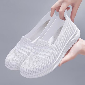 老北京布鞋女官方旗艦店軟底新款飛織白運動網鞋透氣網面媽媽涼鞋