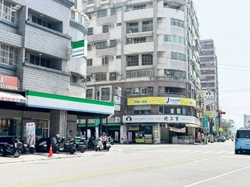 文藻鼎中商圈#黃金1+2+3樓寬店面#近鼎金交流道｜高雄市三民區鼎中路