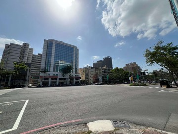 美術館百坪商辦美景一層兩戶百立建設腳踩金庫 ｜高雄市鼓山區中華一路