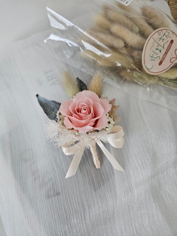 奶茶粉永生玫瑰胸花 婚禮胸花