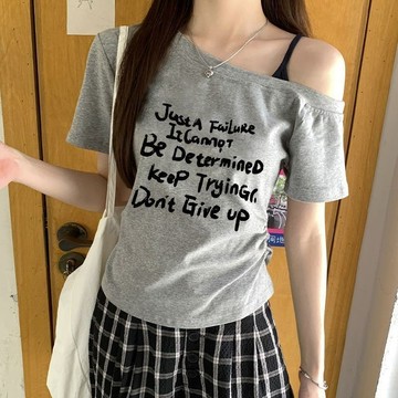 【砂糖夢境】美式 復古 斜肩 短袖 女 夏季 印花 假兩件 t恤 修身 顯瘦 多巴胺 學院風 上衣