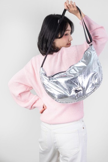 【DOUGHNUT】防潑水 手提/肩背/斜背 3用 澎澎半月包-銀色 SE