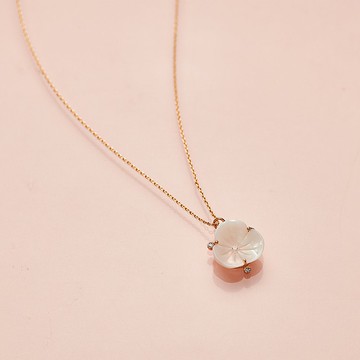 霓月細閃珠貝項鍊(共2色) 白月光/溫暖典雅/貝殼雕花